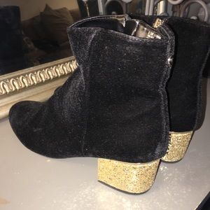 Velvet Liz Claiborne Bootie with Glitter Heel